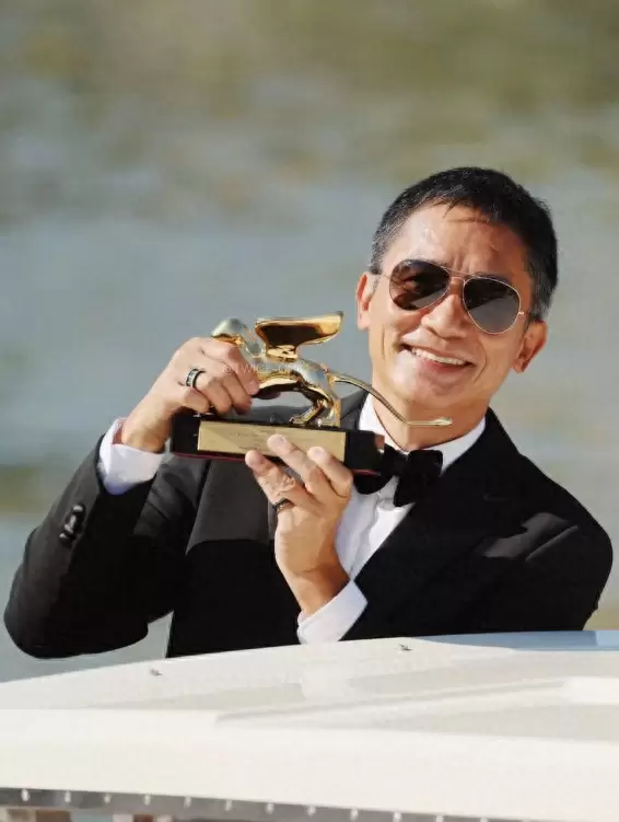 梁朝伟全裸47秒新片《寂静的朋友》上映三天票房222万元 现场图