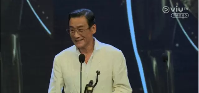 梁家辉第五次获金像奖影帝，廖子妤凭《像我这样的爱情》首封影后 现场图