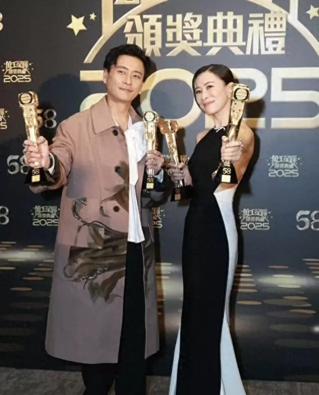 罗子溢TVB颁奖礼落选视帝，黄宗泽十年陪跑终摘双奖 现场图