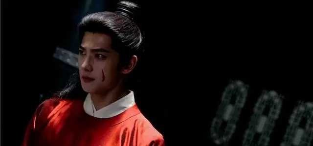 杨洋《雨霖铃》展昭造型全解析：雨中独战三十人实拍细节曝光，江湖与庙堂双重身份精准落地 细节速览