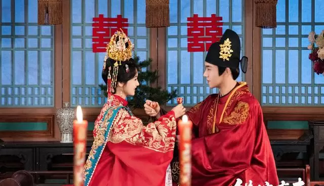 《错嫁有喜》上线破亿：7岁心智女主与“正的发邪”巡抚双向治愈 现场图