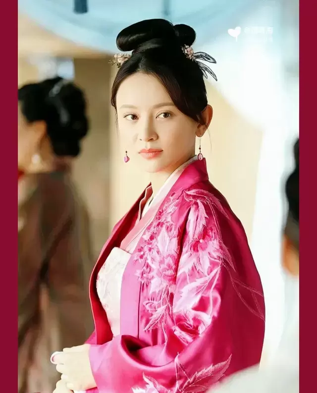 墨兰见明兰赠玉戒破防，盛家姐妹阶层落差具象化呈现 相关图片